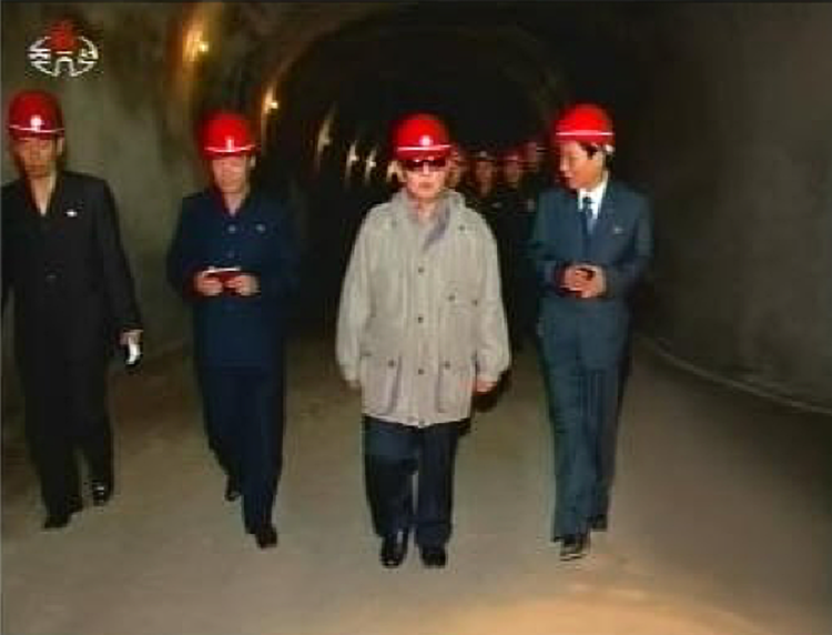 Kim Jong-il in Ryongyang Mine (KCTV, 2009.05.21)