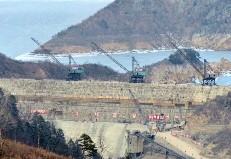 Overview of the Palhyang Reservoir Dam in early 2019. Image credit: Rodong Sinmun, May 31, 2019.